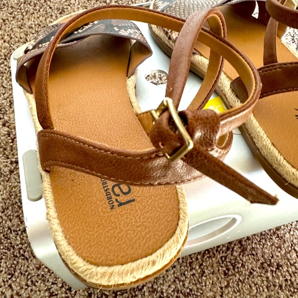 EUC Nordstrom Rack straps sandals- size 7.5 - Picture 6 of 6